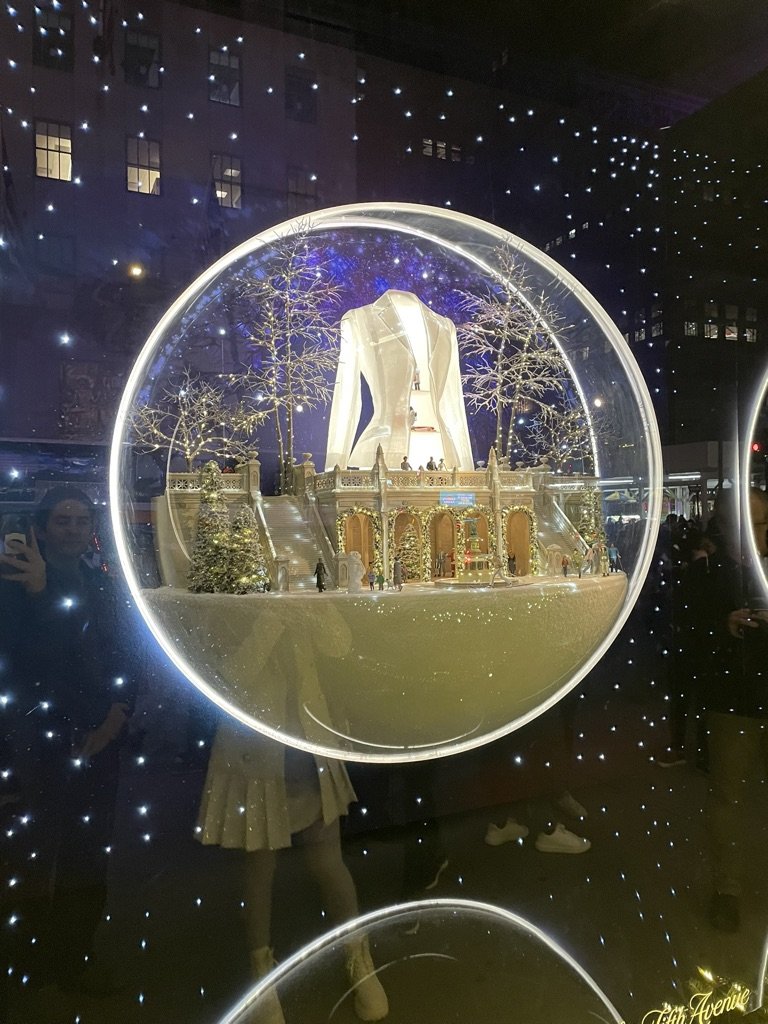 Fifth Avenue window display snow globe